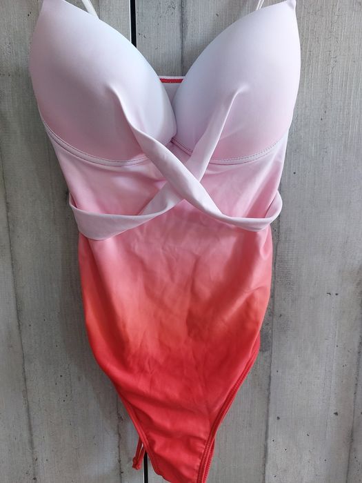 Цял бански цвят корал