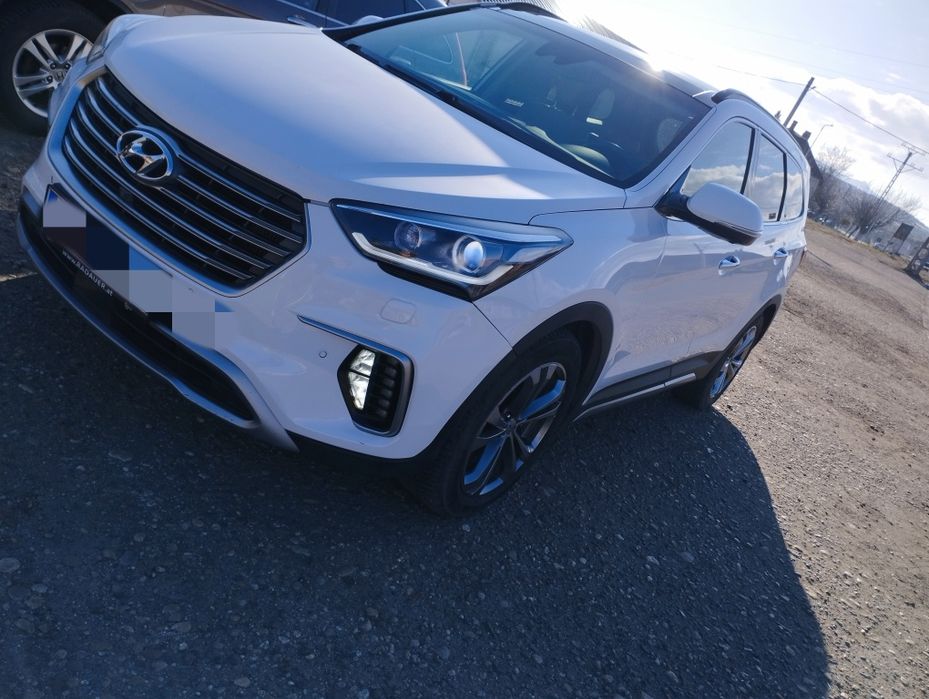 Hyundai Grand Santa Fe
