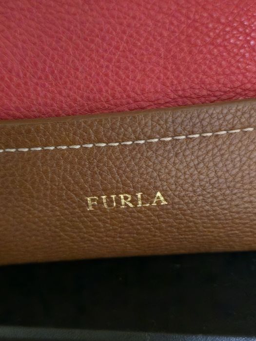 Furla оригинална дамска чанта от естествена кожа
