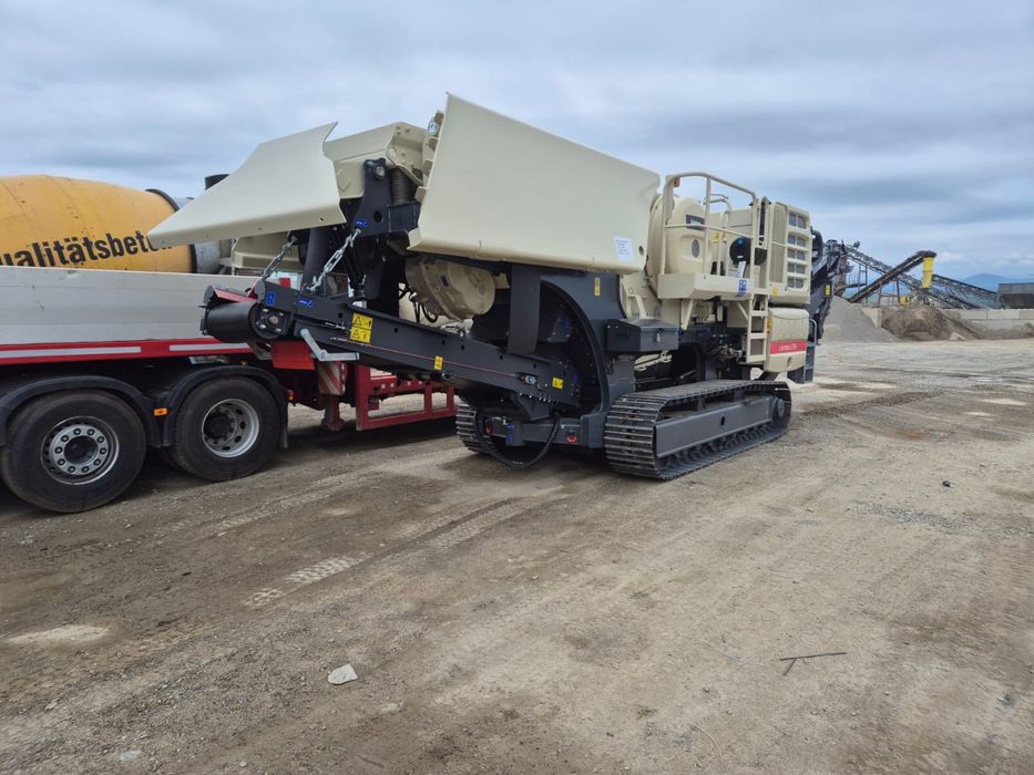 Inchiriere concasor mobil