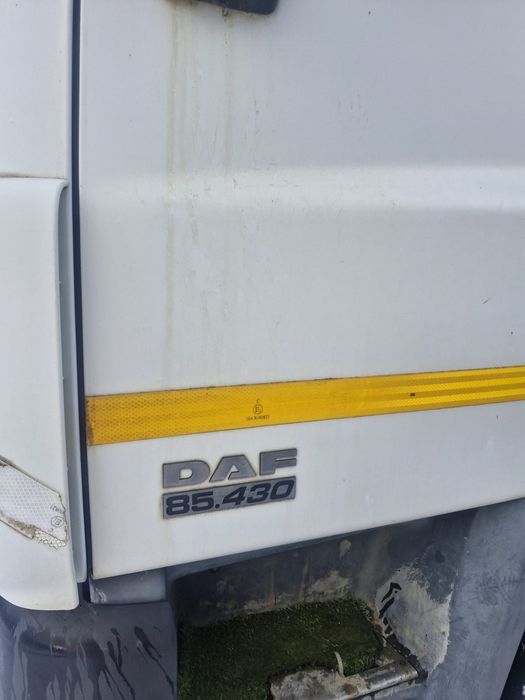 Vând Autobasculanta DAF 8x4