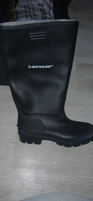 Продам новые сапоги