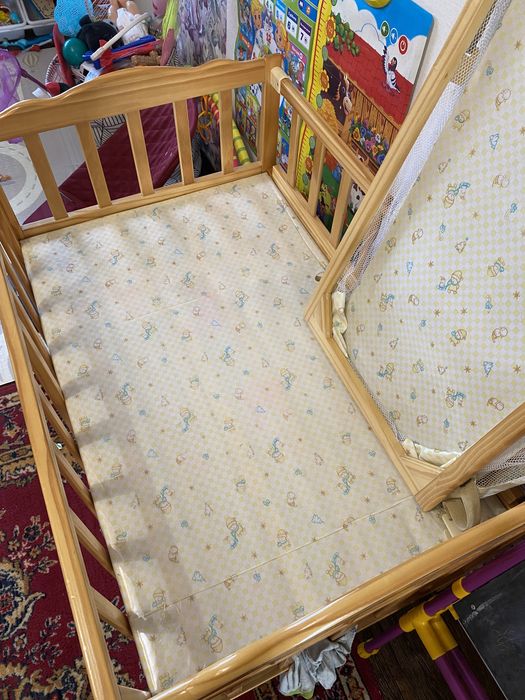 Продам детскую кроватку