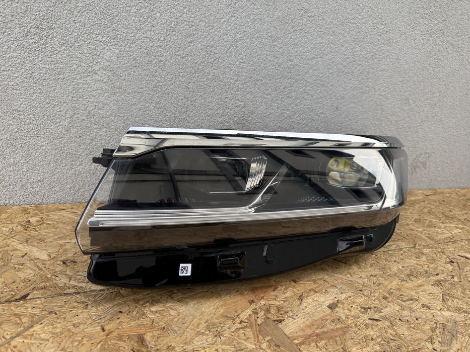 Far stanga VW Touareg 3 CR7 2019+ Full LED Original Europa