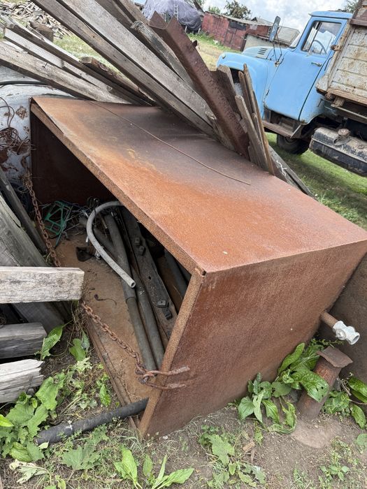 Железная емкость 1,5 тонны