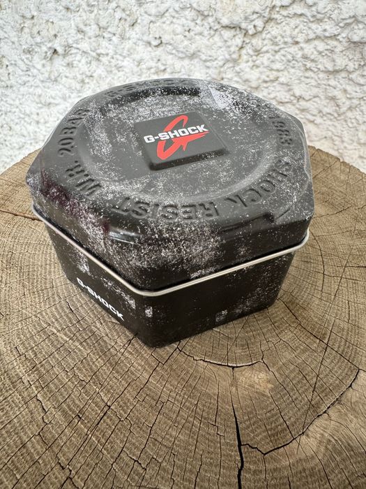 G-Shock: Бял със синьо