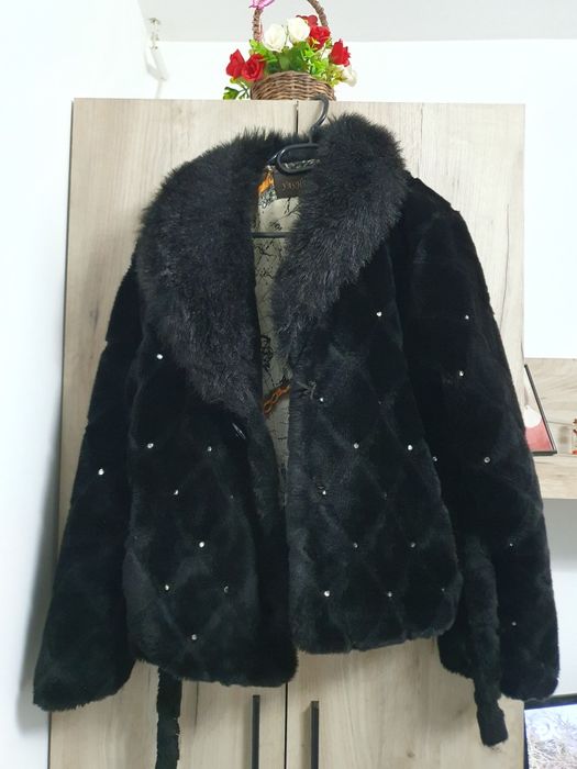 Geaca din imitatie de blana