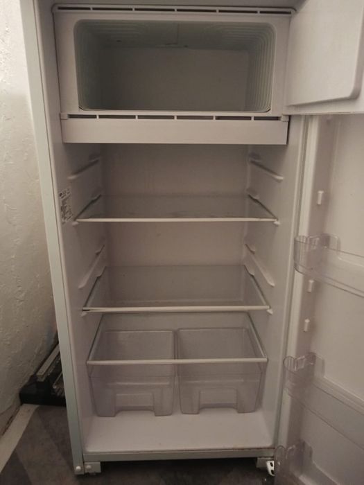 Холодильник почти новый