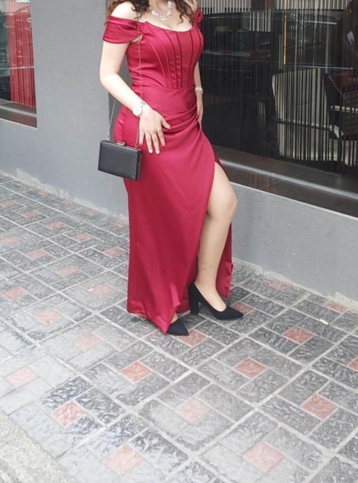 Абитуриентска рокля