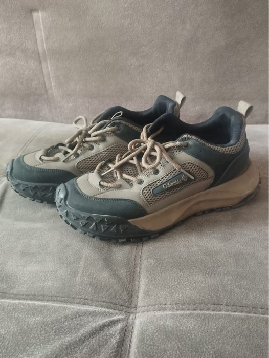 Продам кроссовки