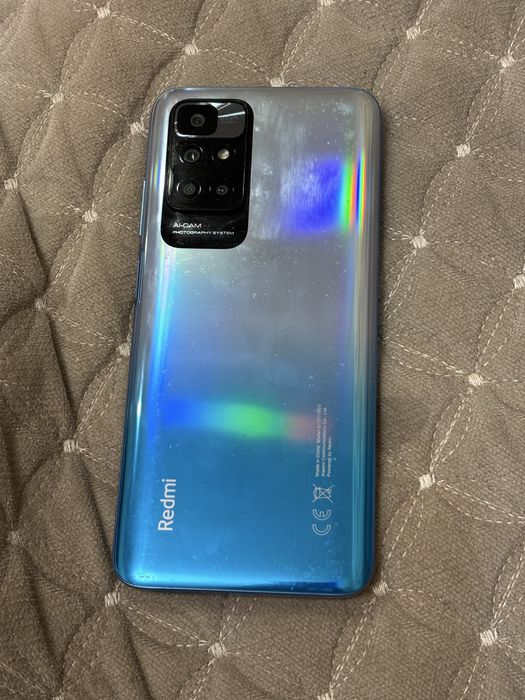 Redmi 10 синего цвета