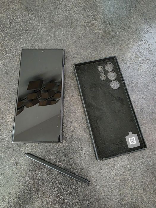 Samsung S23 Ultra, 256 GB, cu husă piele