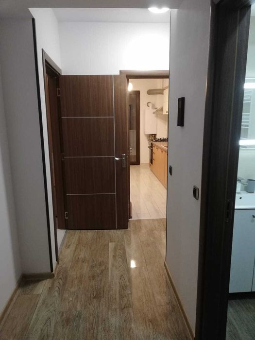 Proprietar-inchiriez apartament in Isaran (Tractorul) cu 2 camere (extins la 3 camere)