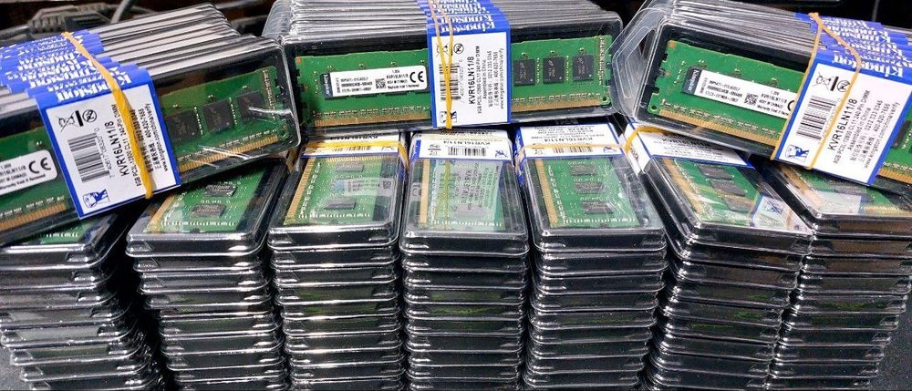 Kingston ValueRAM LV DDR3 DIMM 8 GB 1600,
8 Гб PC3-12800
Модуль памяти