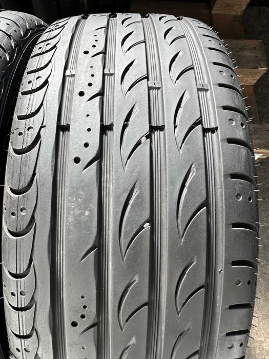 R593　SYRON　RACE　1　225/55R17　中古2本セット anvelope iarna syron - Piese auto de vânzare | OLX.ro