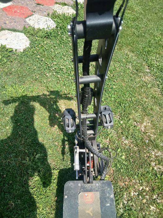Vând trotineta electrica