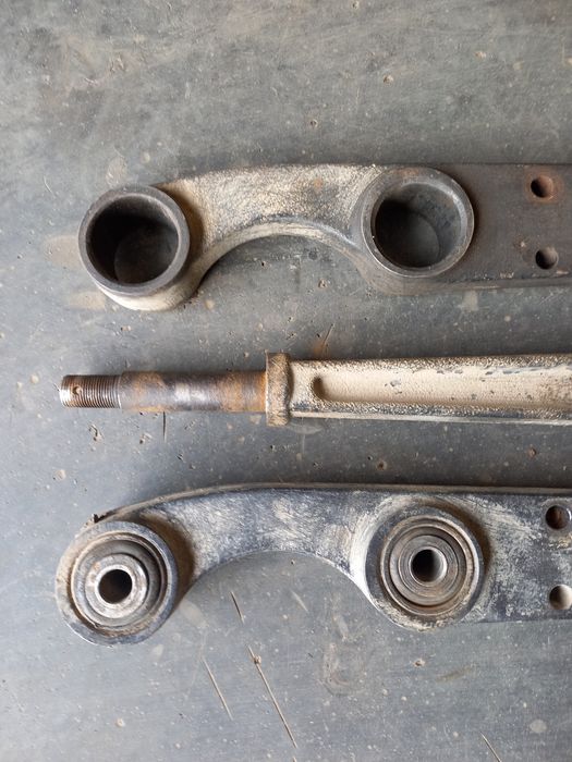 Продам продольные штанги Уаз