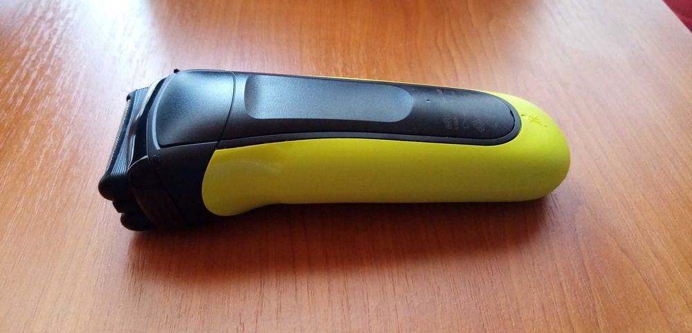 Aparat de ras Braun Series 3 300s, Wet&Dry, 3-Flex Blades