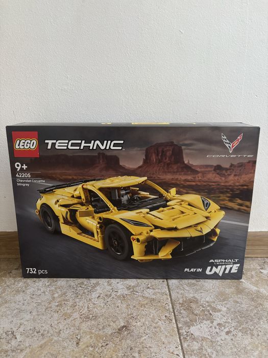 LEGO Technic: Chevrolet Corvette Stingray 42205, 9 ani+, 732 piese