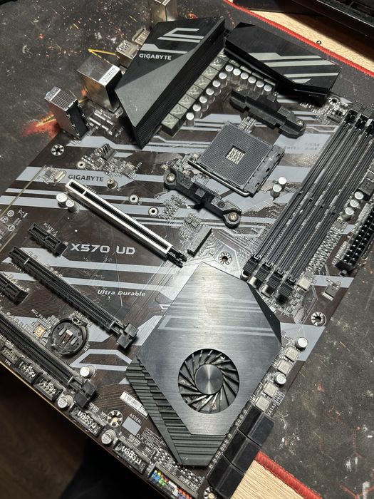 placa de baza Z570x UD Gigabyte am4