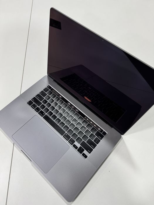 Macbook pro 16 / 2019 / i9