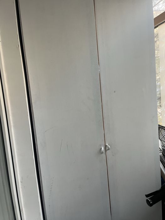 Шкаф для одежды и обуви белого цвета