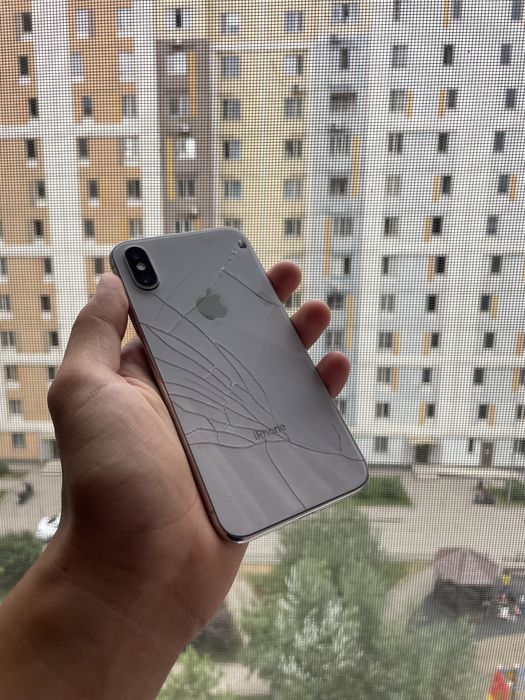 Iphone x.
