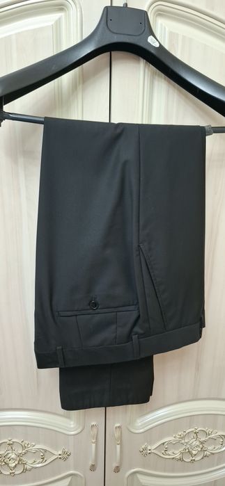 Костюм мужской Frank Bernhard как новый kastyum yangiday brendoviy