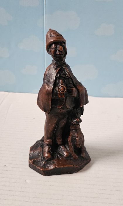 Statuetă vintage: polițist cu câine