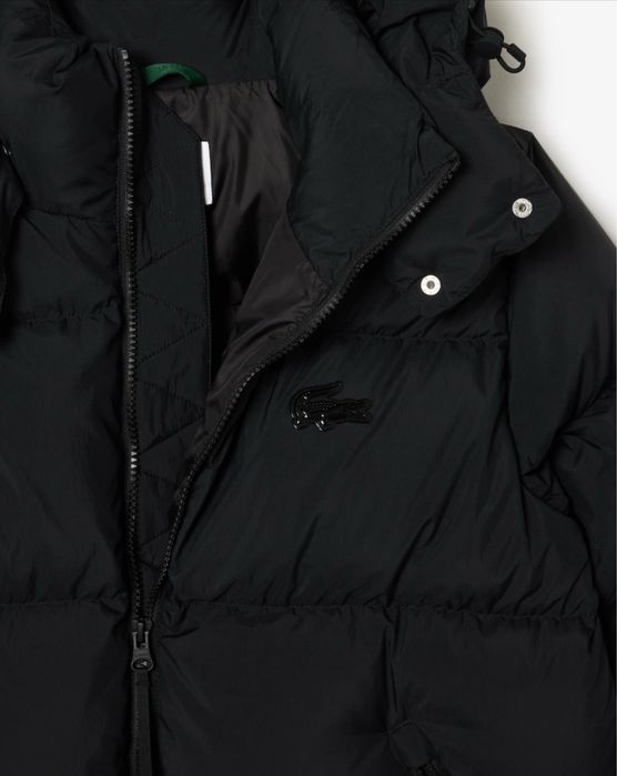 Куртка от бренда лакост