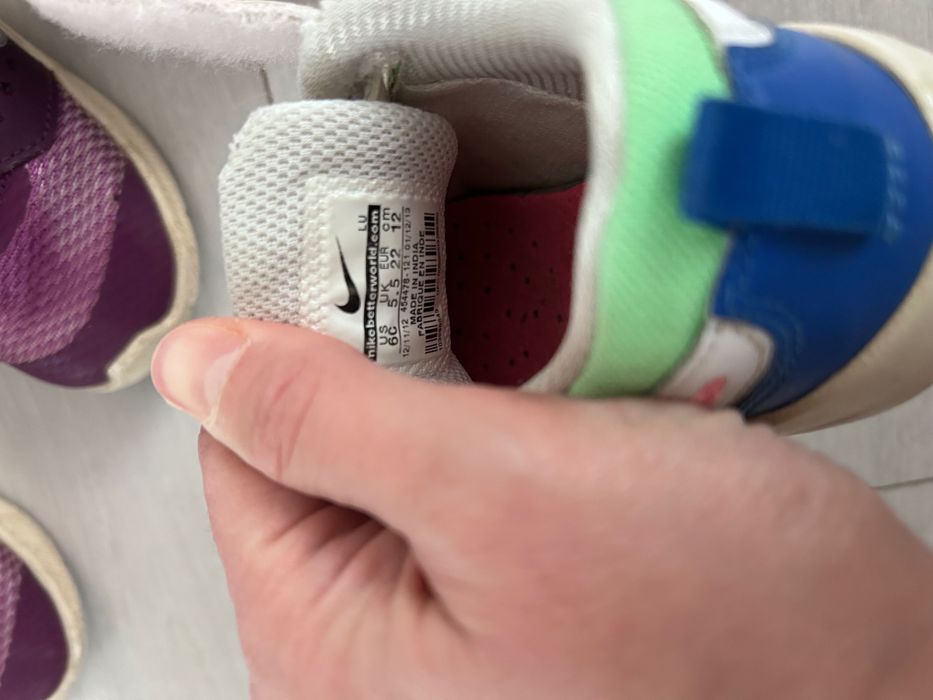 2 брой оригинални обувчици