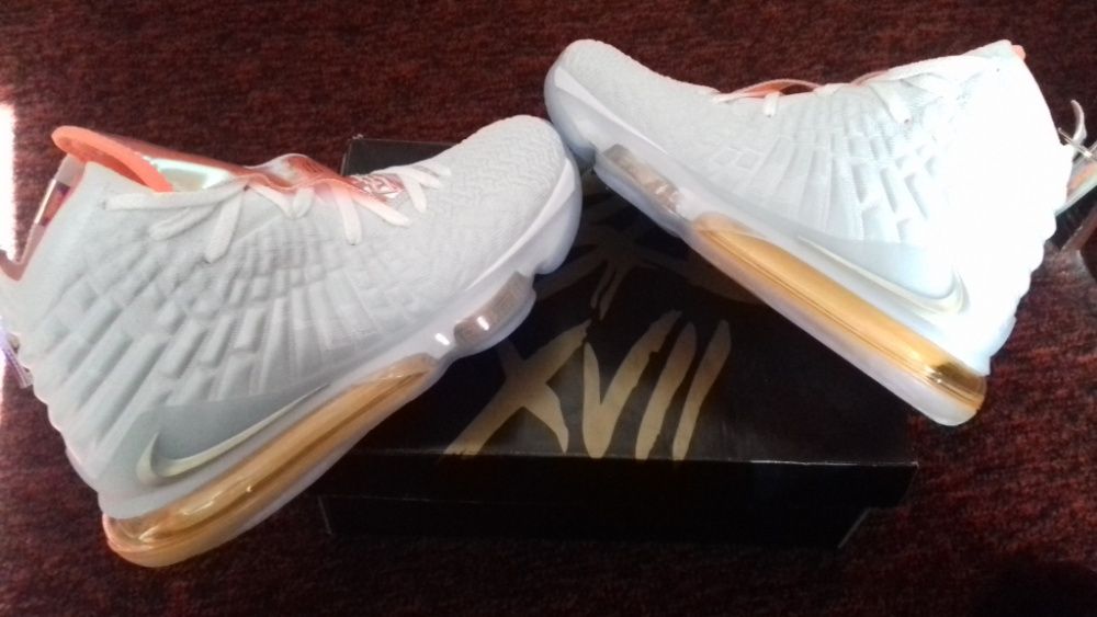 Белые кроссовки Леброн 18, 44 размер