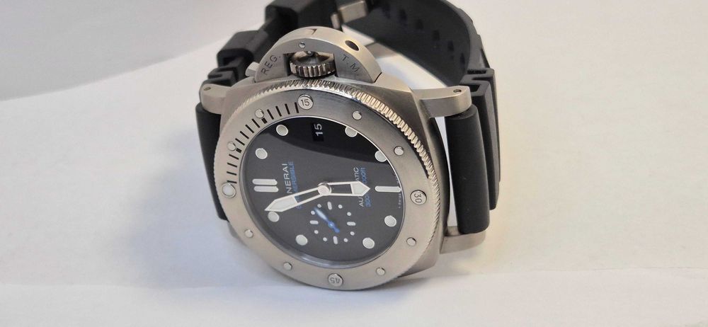 Panerai Luminor Submersible