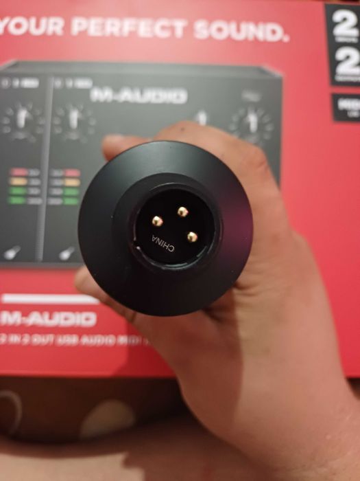 Microfon pentru studio,placa de sunet