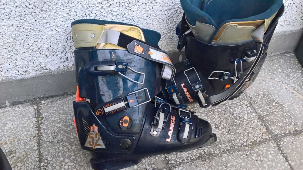 Продавам ски Solomon