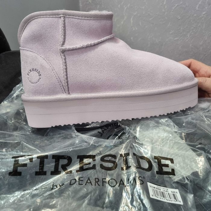 UGG noi din SUA culoare deosebita