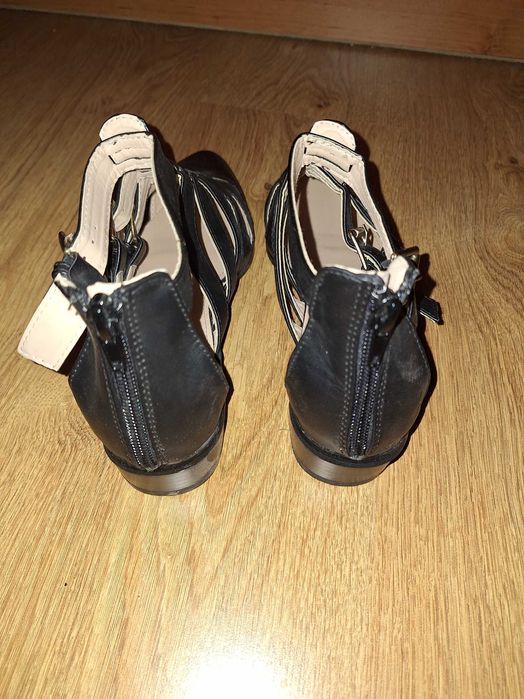 Дамски кожени обувки