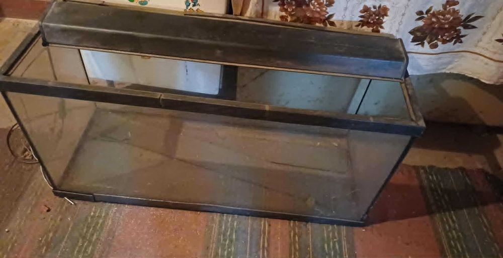 Аквариум за животинки 100 литра