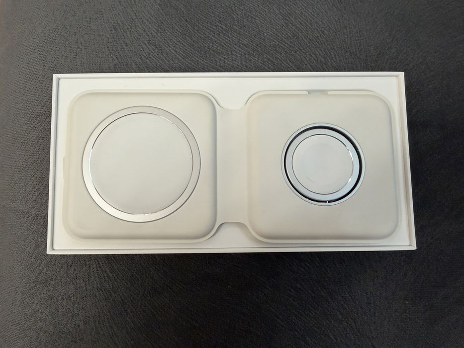 Безжично зарядно Apple MagSafe Duo with Fast Charging