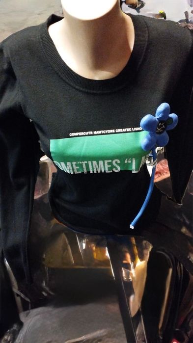 Чисто нова блуза с дълъг ръкав от кашмир