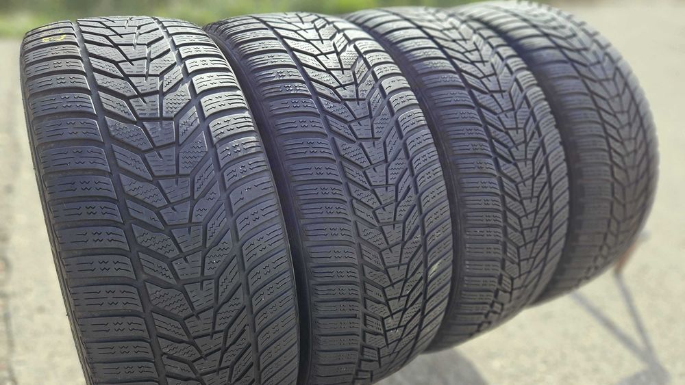 225/45 R18 • Iarna • Hankook Winter Icept evo 3 95V XL | 4 buc | DOT 2022 | Pret/buc