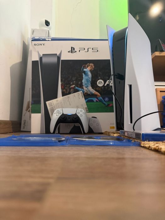 Playstaion 5 la cutie 1 maneta 3 jocuri