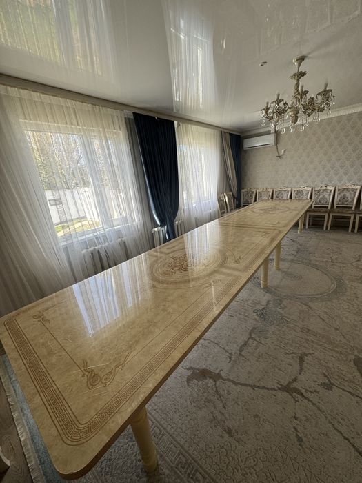 Продам большой стол