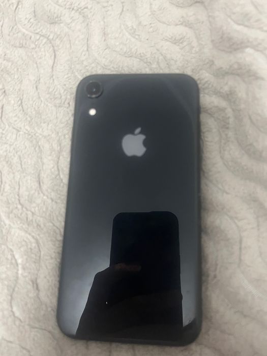 Продам айфон xr черный 64