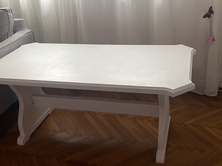 Vând măsuță de lemn