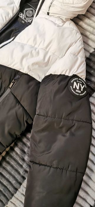 Топло зимно яке в бяло и черно, размер 170 с качулка