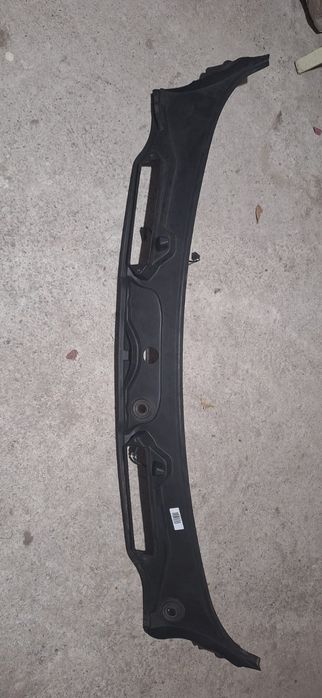 Кора под чистачките BMW E91 / Е90