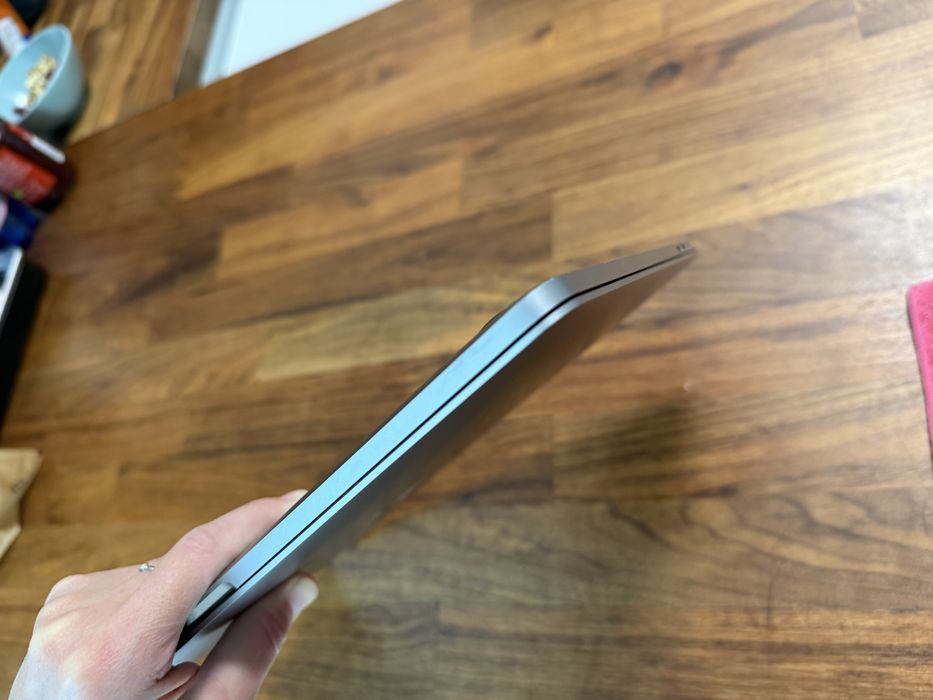 Лаптоп apple Macbook pro 13” 2017, 256gb i5, 8gb touchbar fingerprint