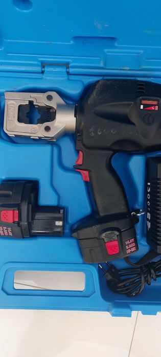 Presa conectorii electrici