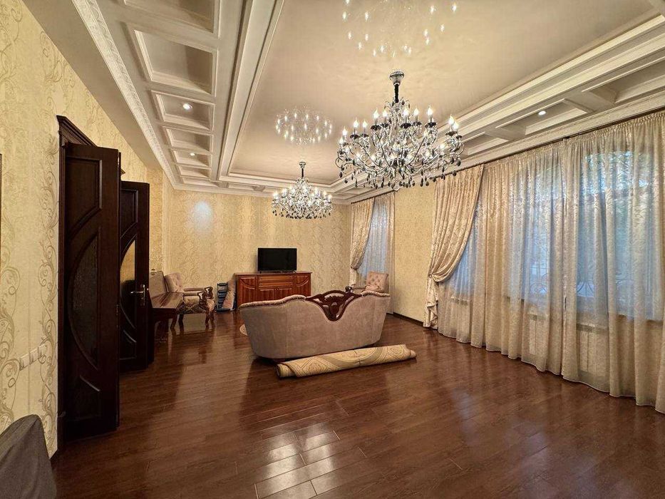 Продается шикарный дом на ул. Конституции